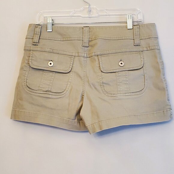 Smart Set Khaki Shorts - Picture 5 of 8
